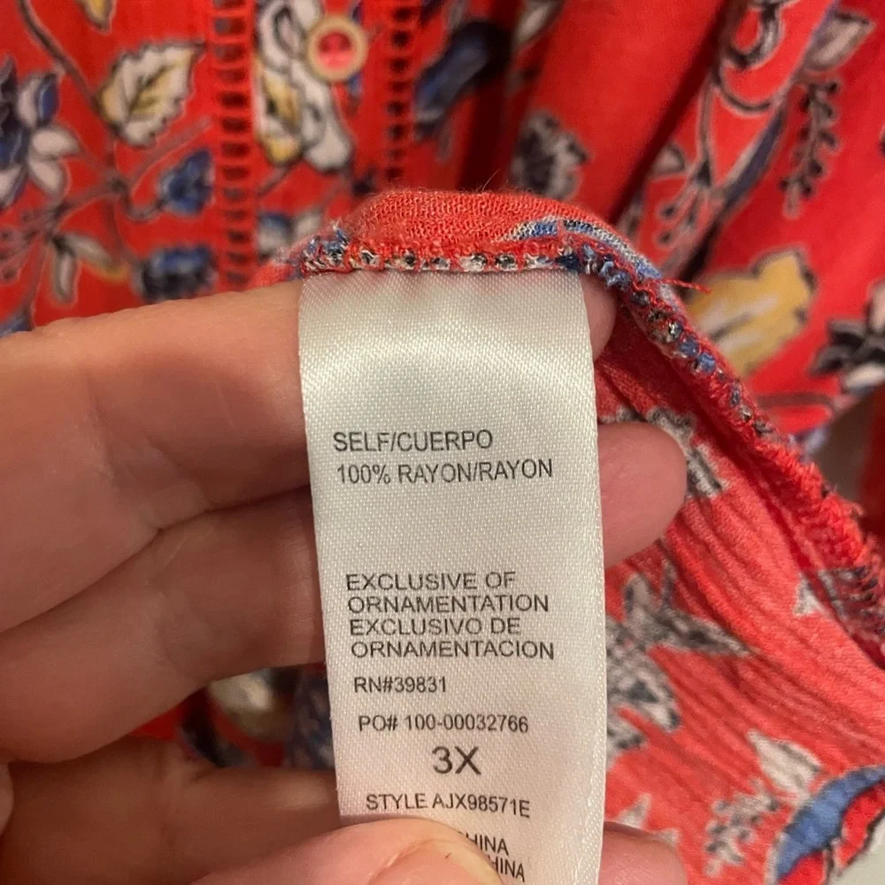 Artisan Crafted Floral Red Women's Top - Picture 5 of 6